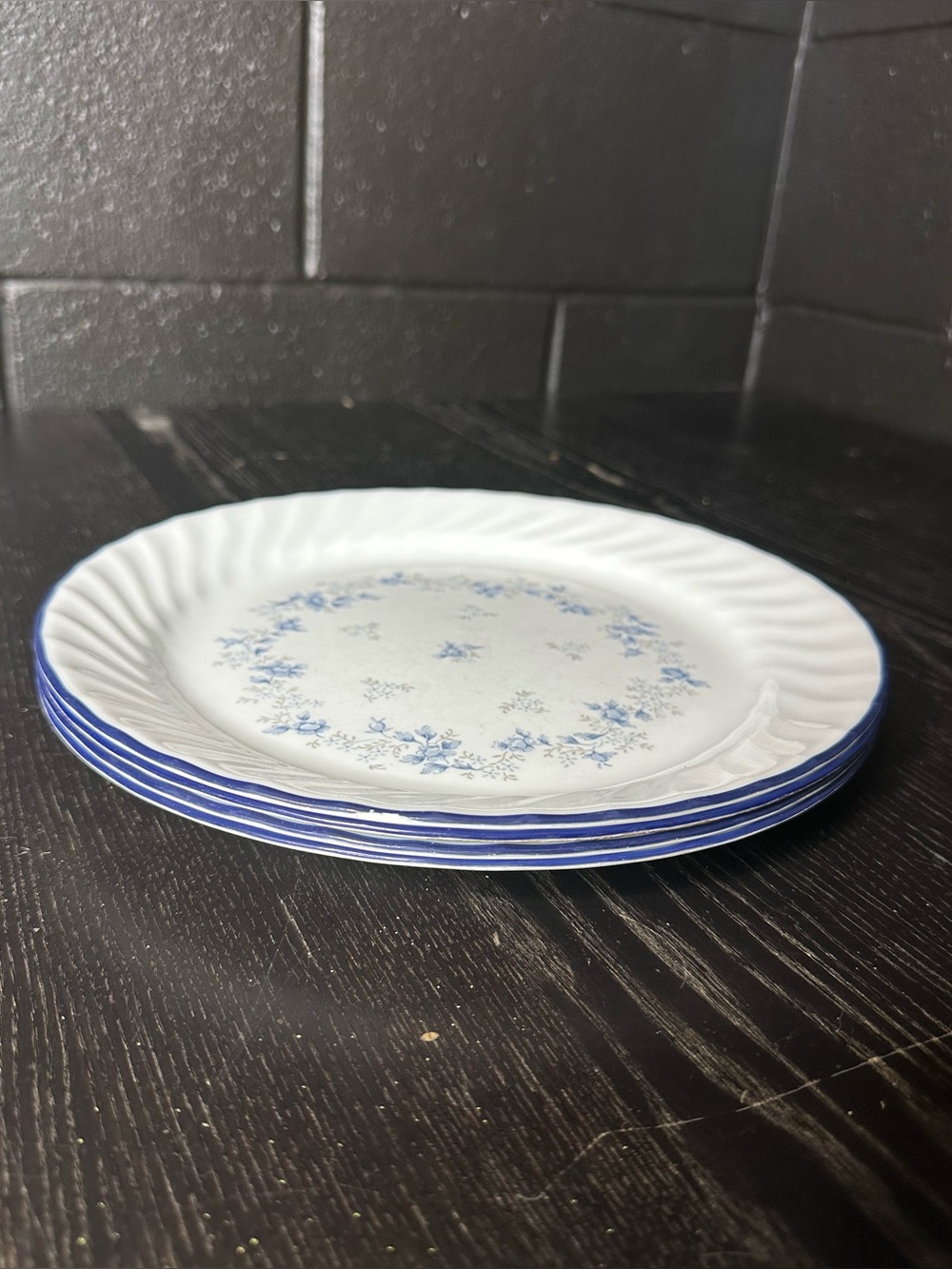 Corelle Corning White + Blue Floral Dinner Plates Swirl-rimmed: Set of 4 - Picture 7 of 8